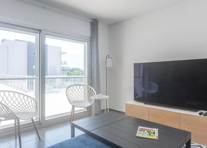 아파트 T2 Tin Tin *